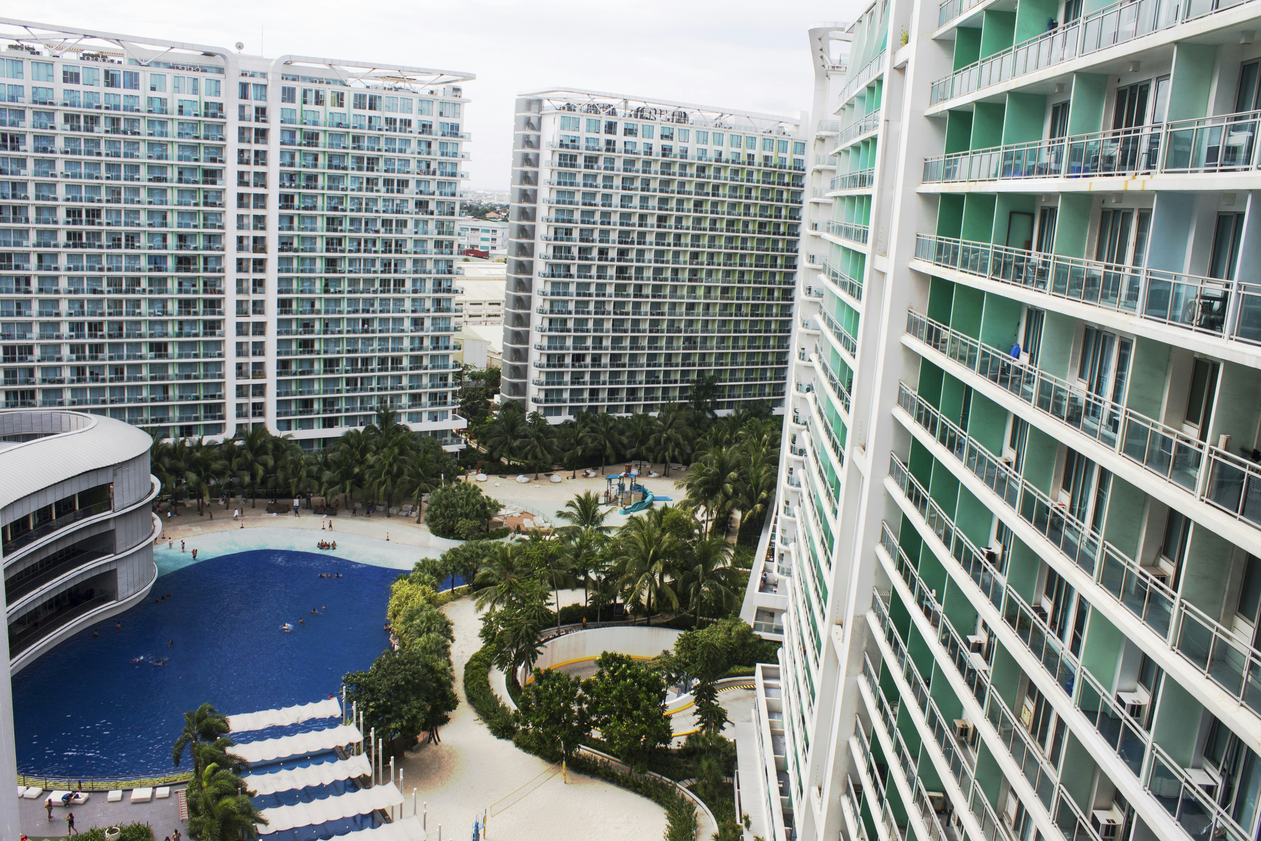 Featured apartment buildings showcasing modern amenities, rooftop terraces, and pet-friendly facilities - chicago apartments for rent