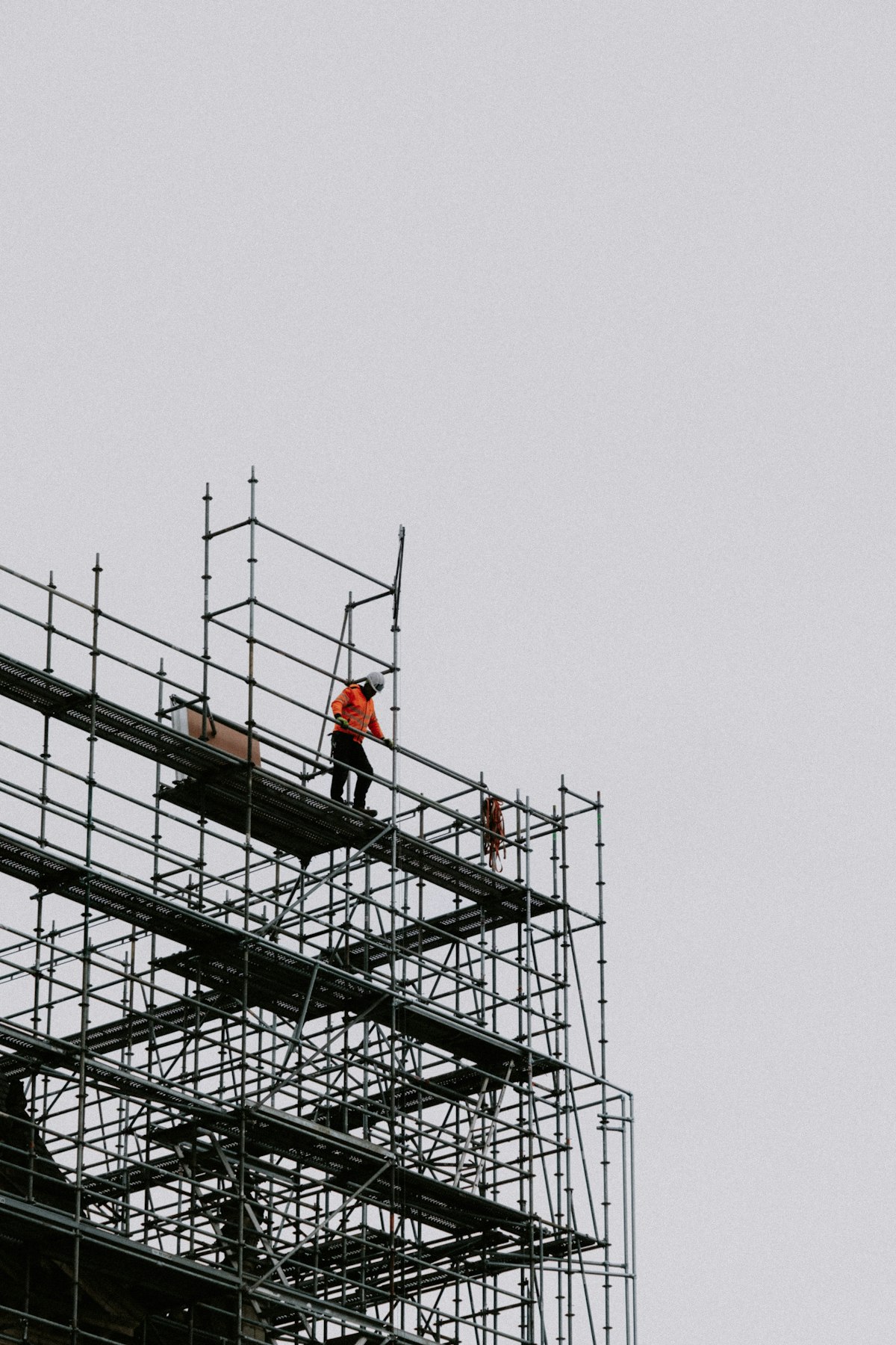 Scaffolding Considerations for High-Rise Building Construction