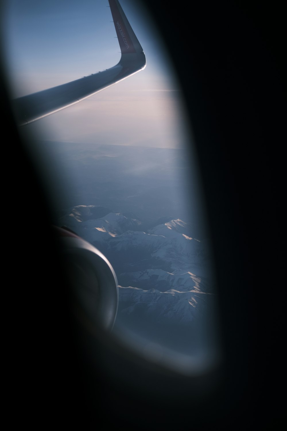 a view of the wing of an airplane