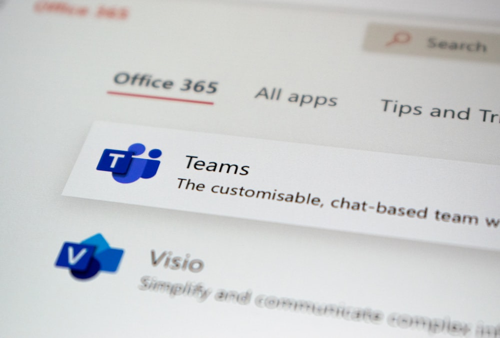 How to Hide/Unhide Chats in Microsoft Teams post image