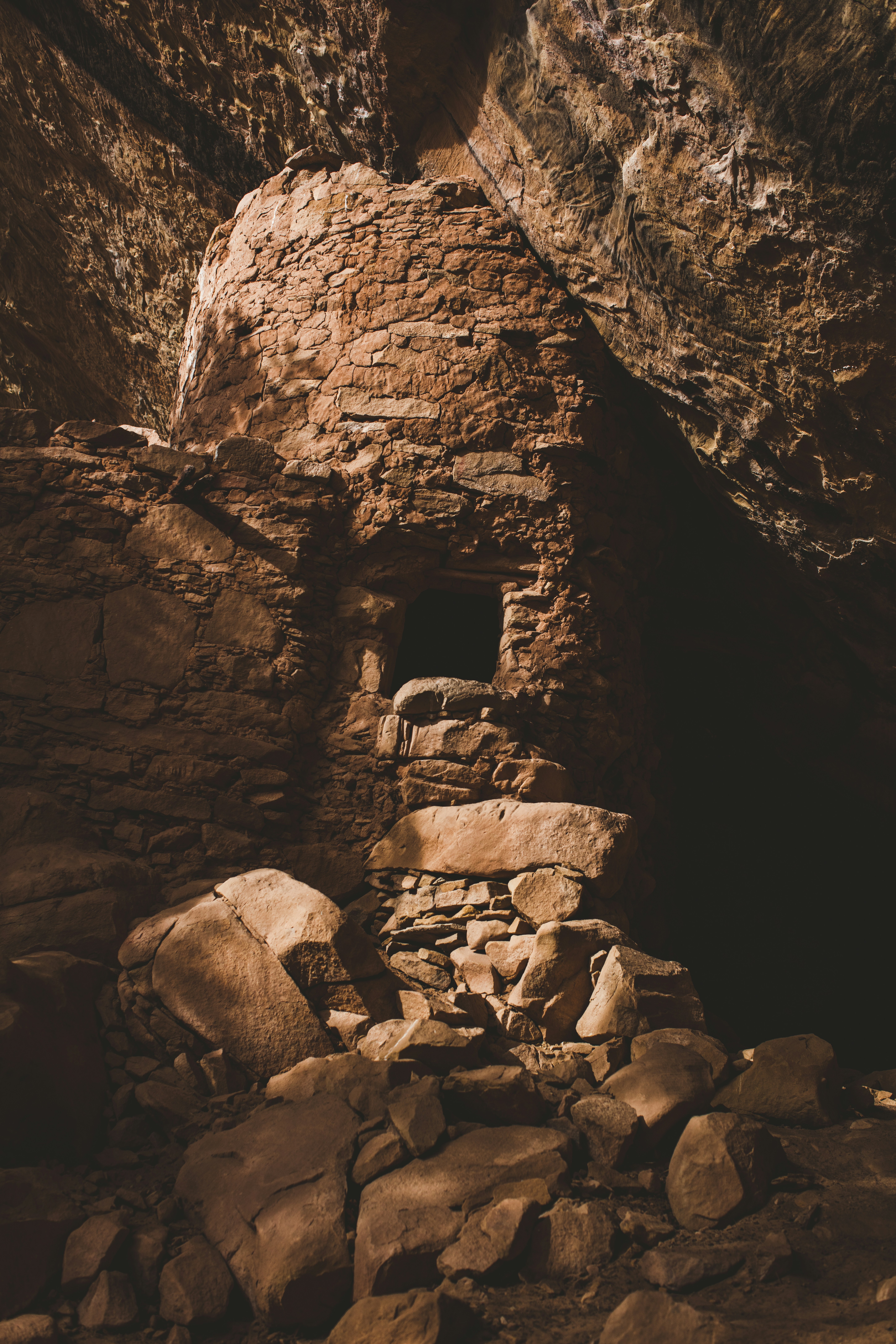 Photo by worldsbetweenlines