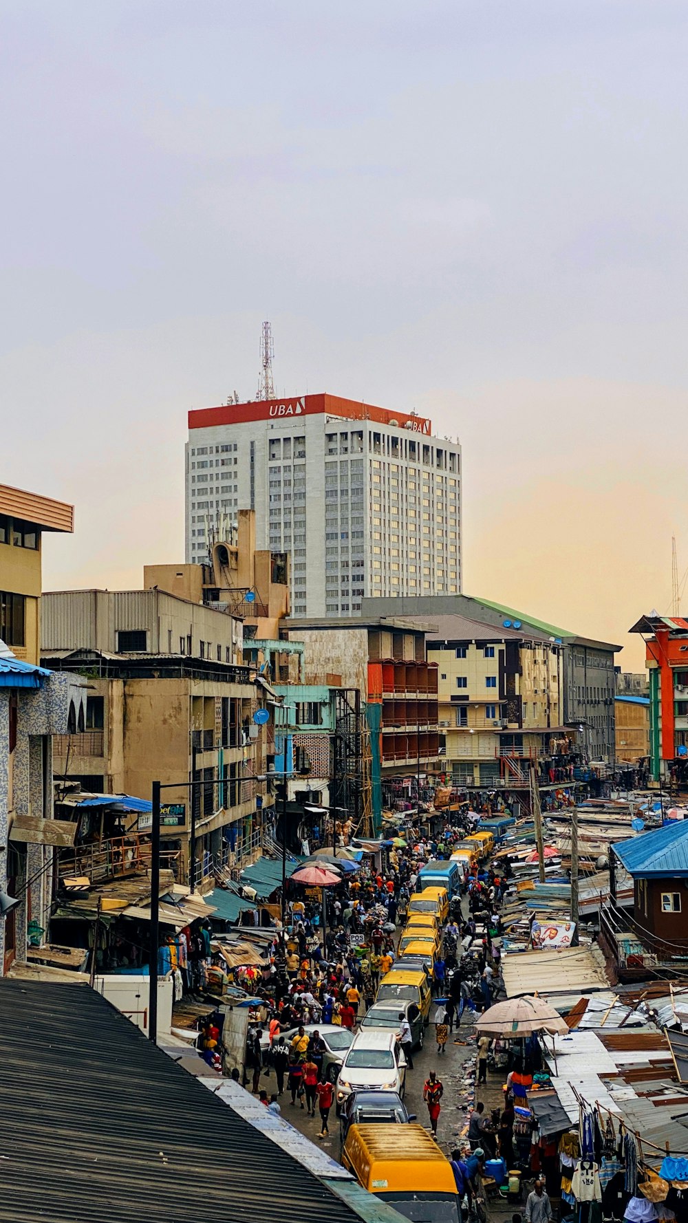 a city street filled with lots of traffic