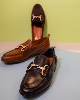 a pair of shoes sitting on top of a table