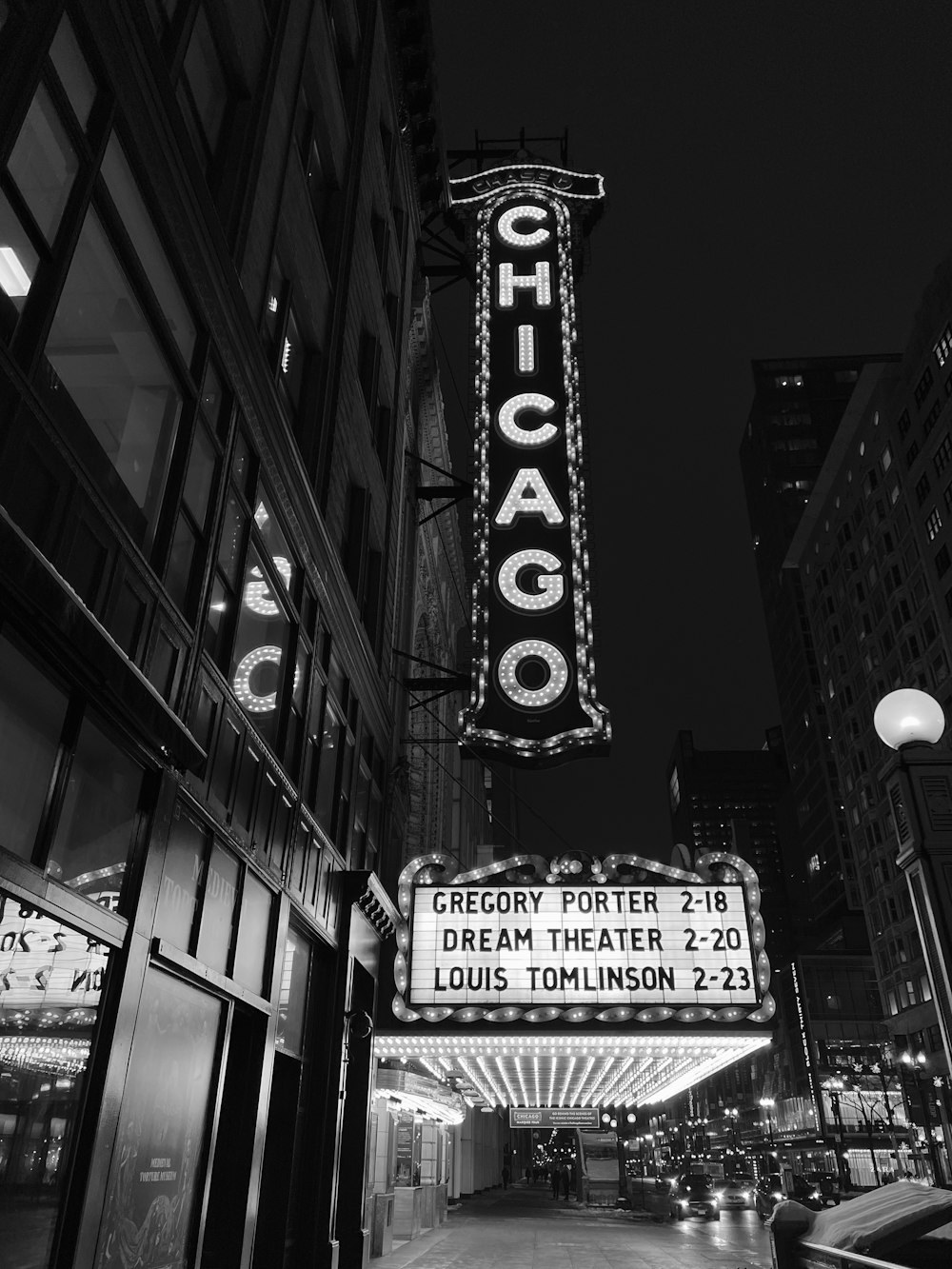 a black and white photo of the chicago theatre