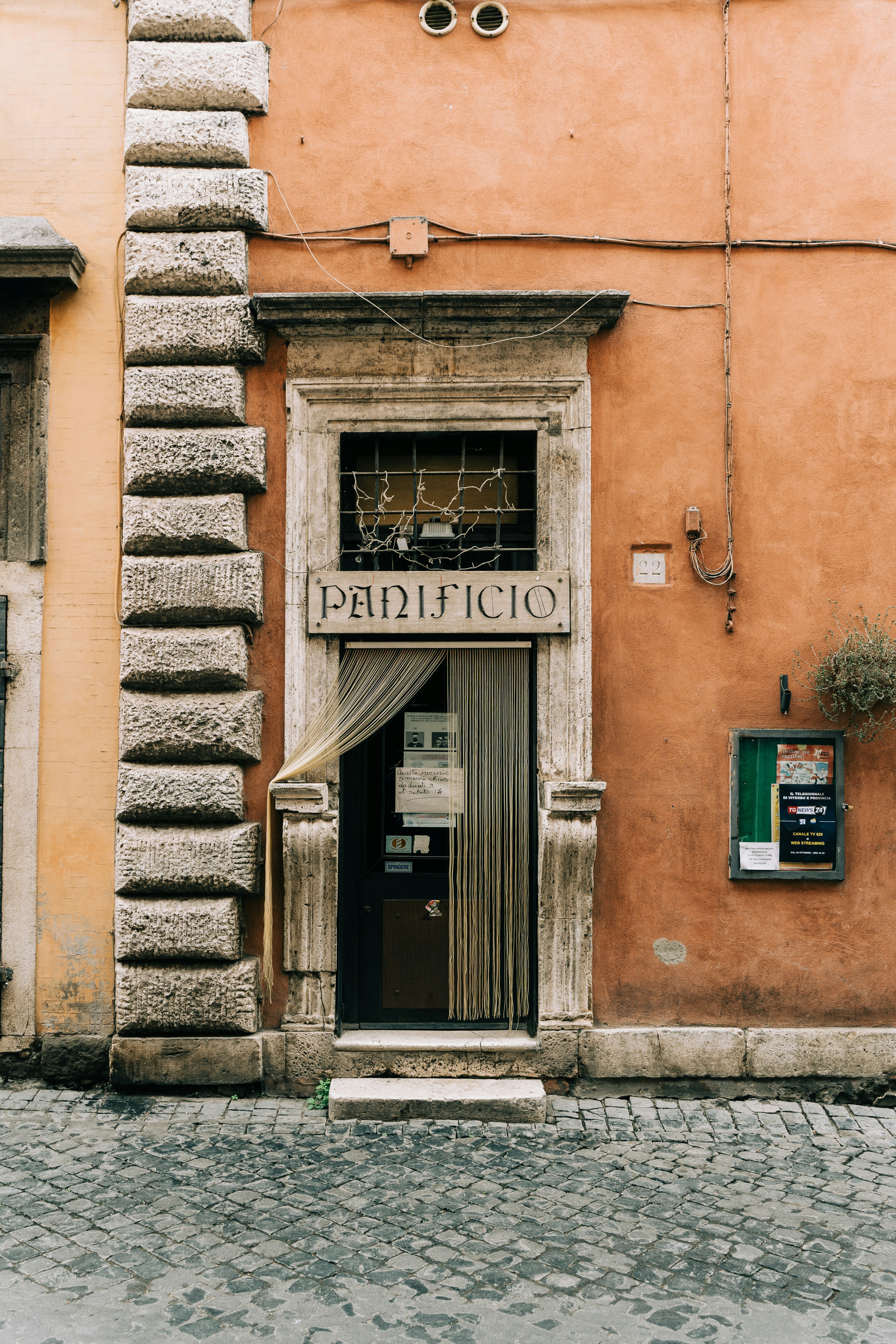 Photo by gabiontheroad