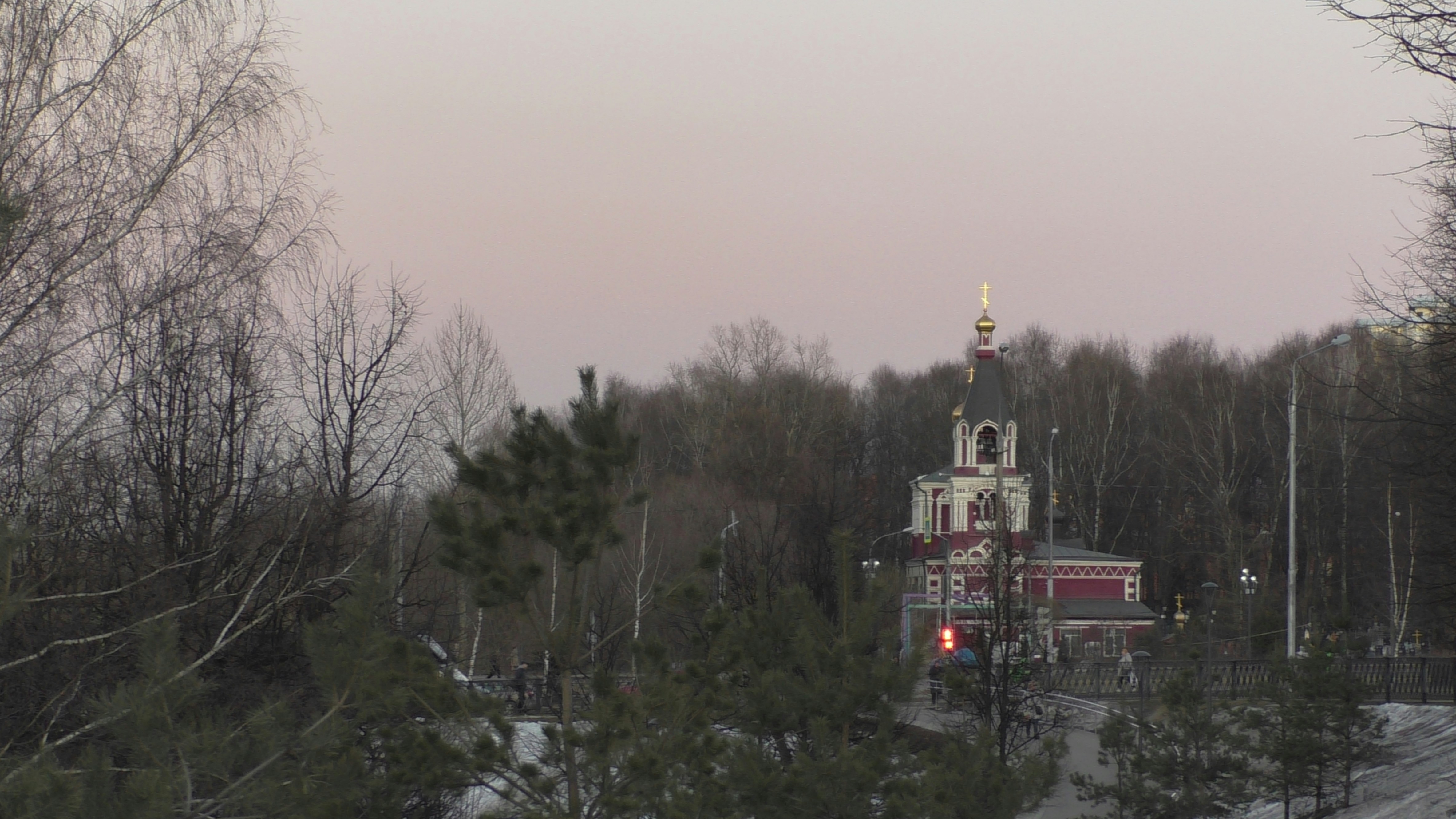 #Misura_photos #Misuraphotos https://www.youtube.com/user/Moscowartgallery https://vk.com/scanart From the series #Spiritualcentersofmoscow The Temple of the Great Martyr Paraskeva in Kachalov If you like my works, I have more on my profile page - check them out! Don't forget to subscribe and smash a like button!