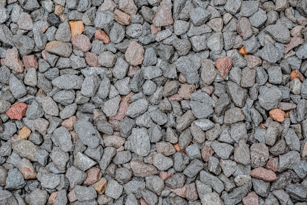 a bunch of rocks that are next to each other