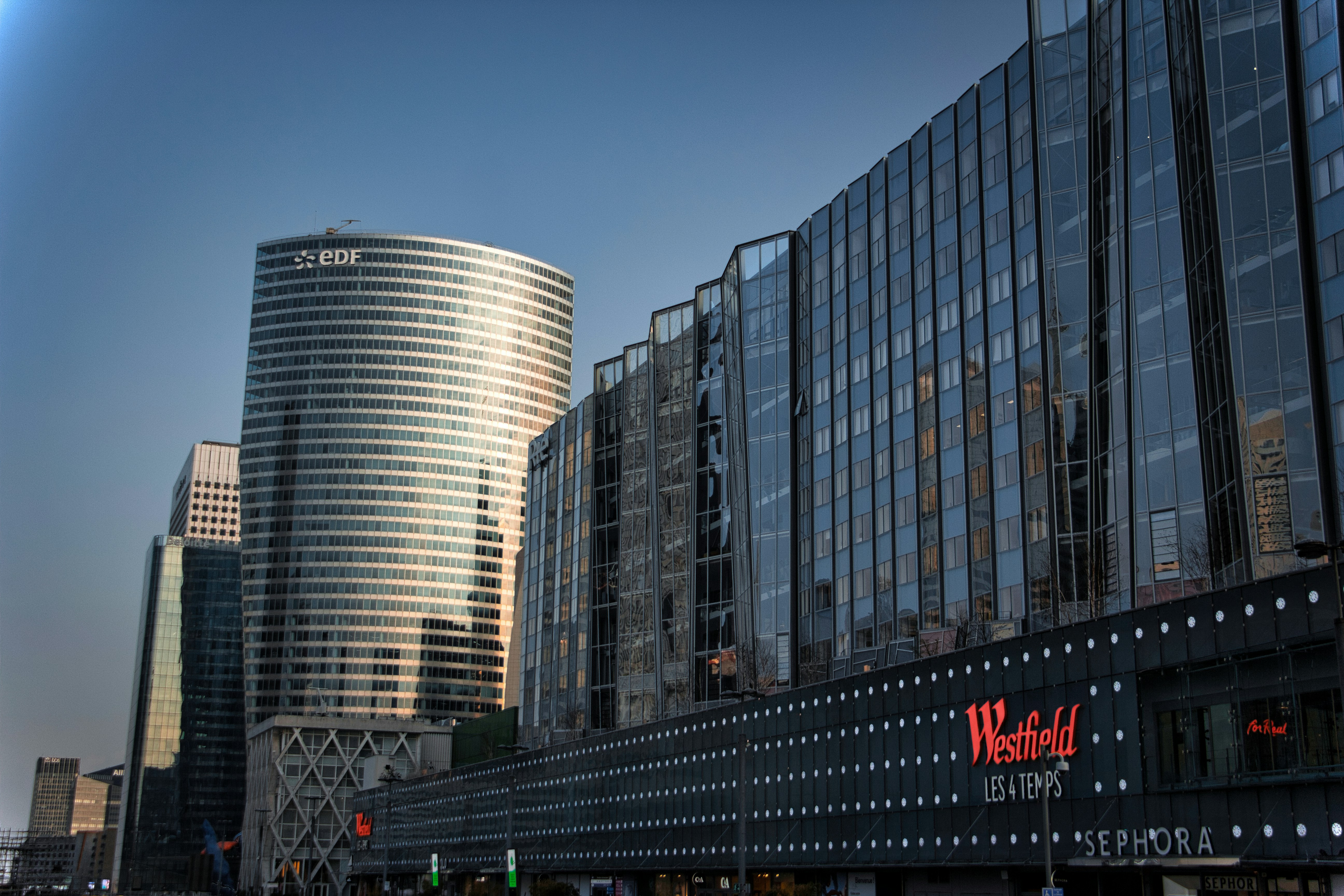 AB InBev to Buy Back U.S. Can Plant Stake from Apollo for $3 Billion