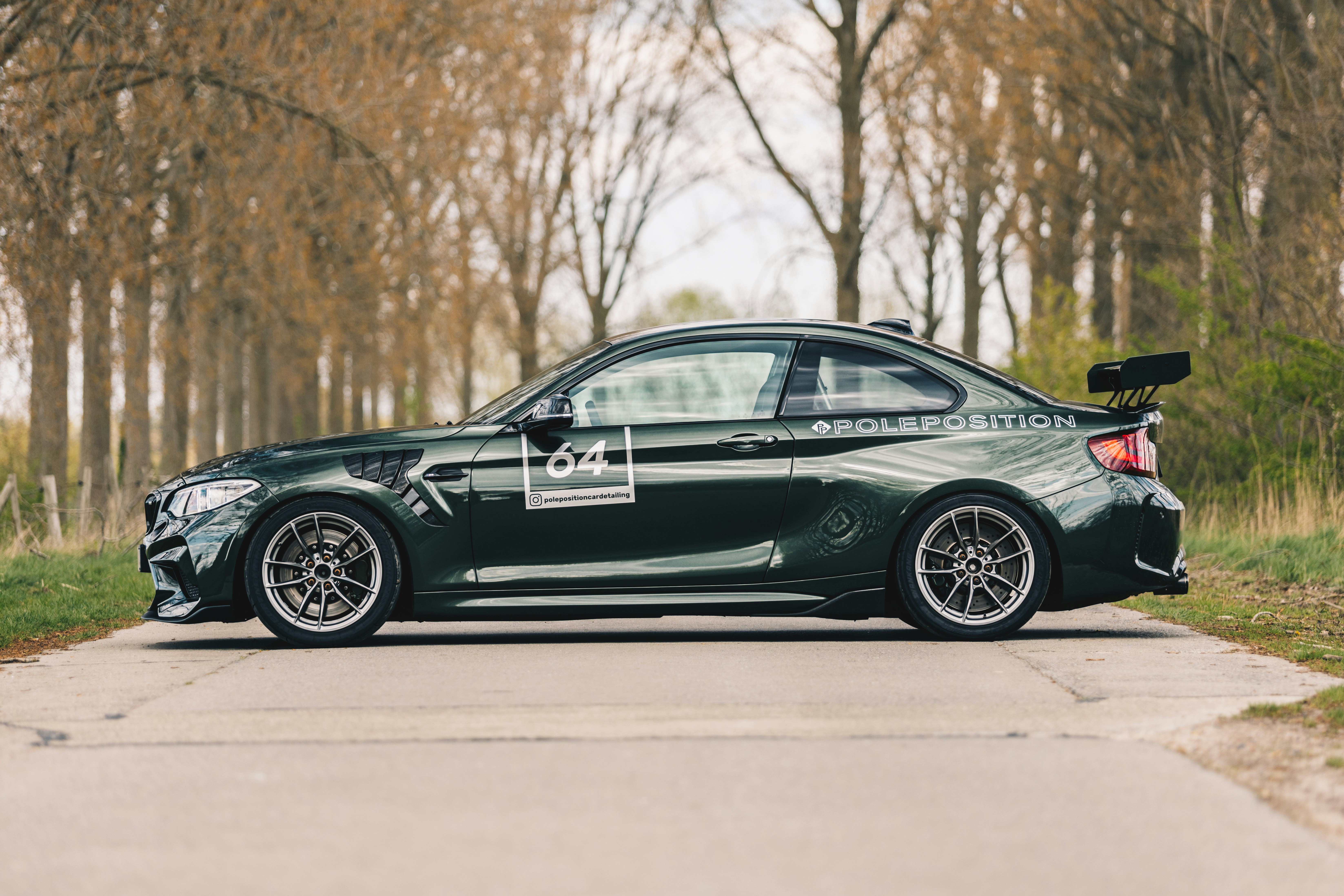 Photo by lorenzohamers