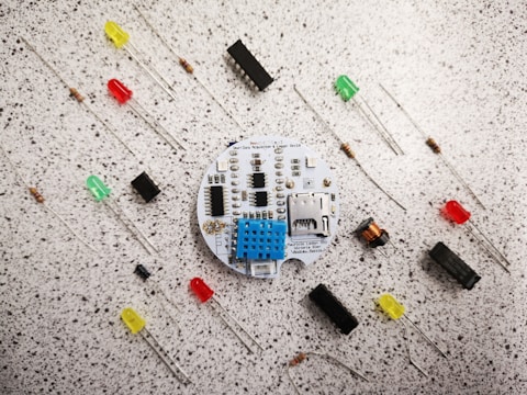 a group of electronic components sitting on top of a table