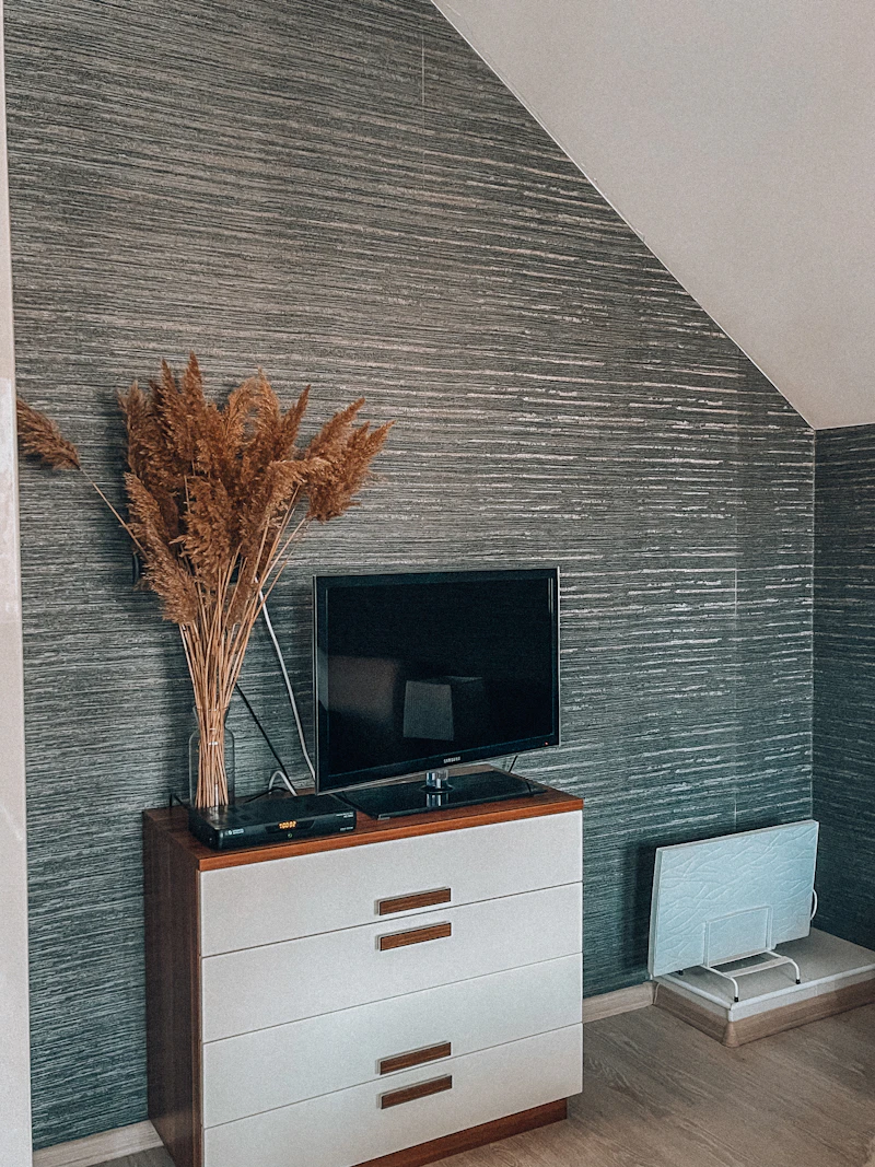 Grasscloth wallpaper