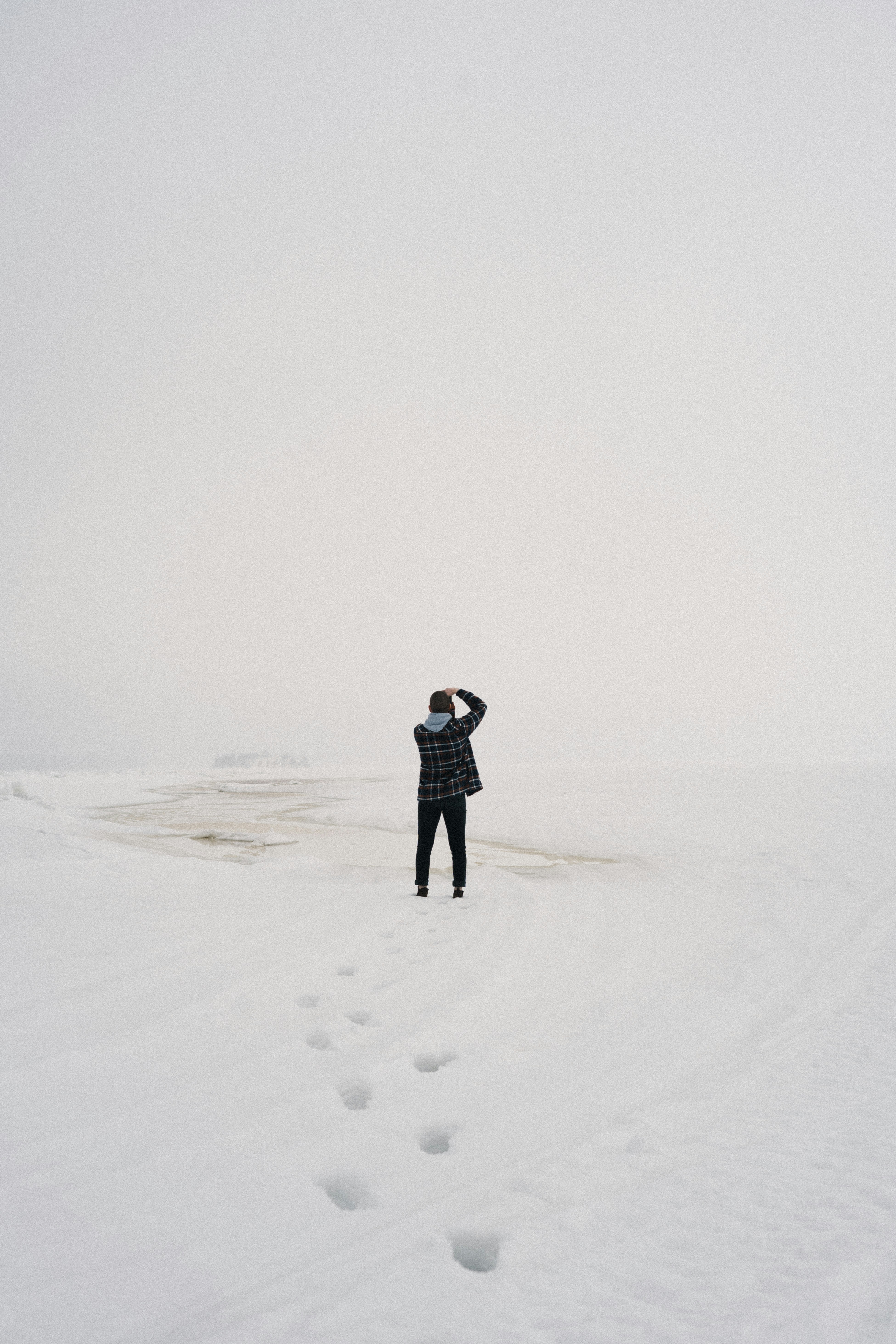 black and white bed linen