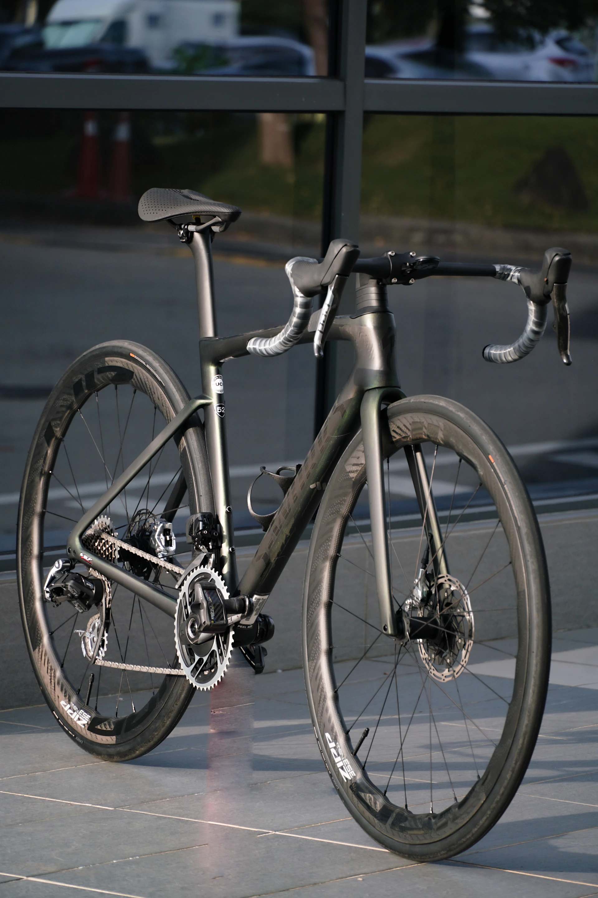 black and white bed linen