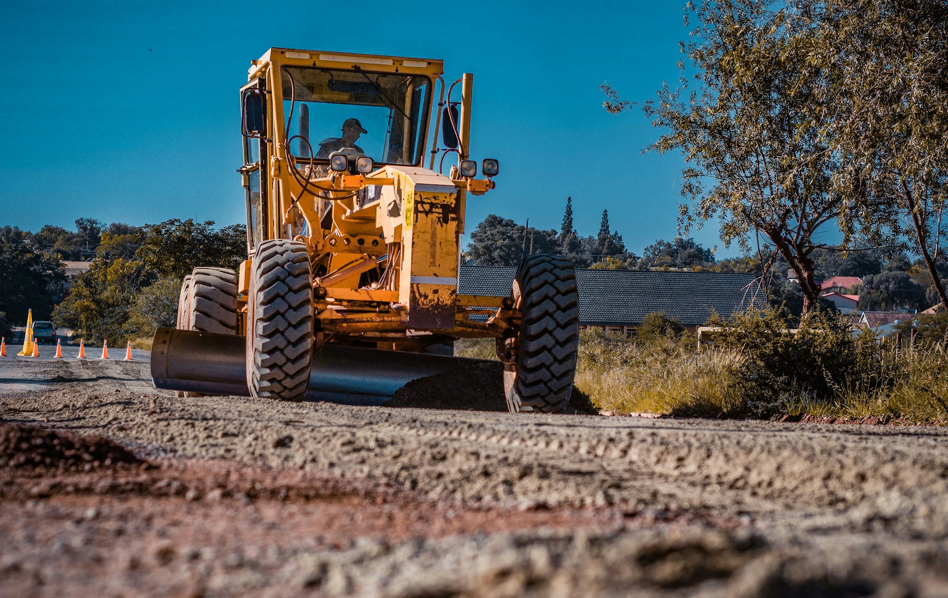 gray computer monitor