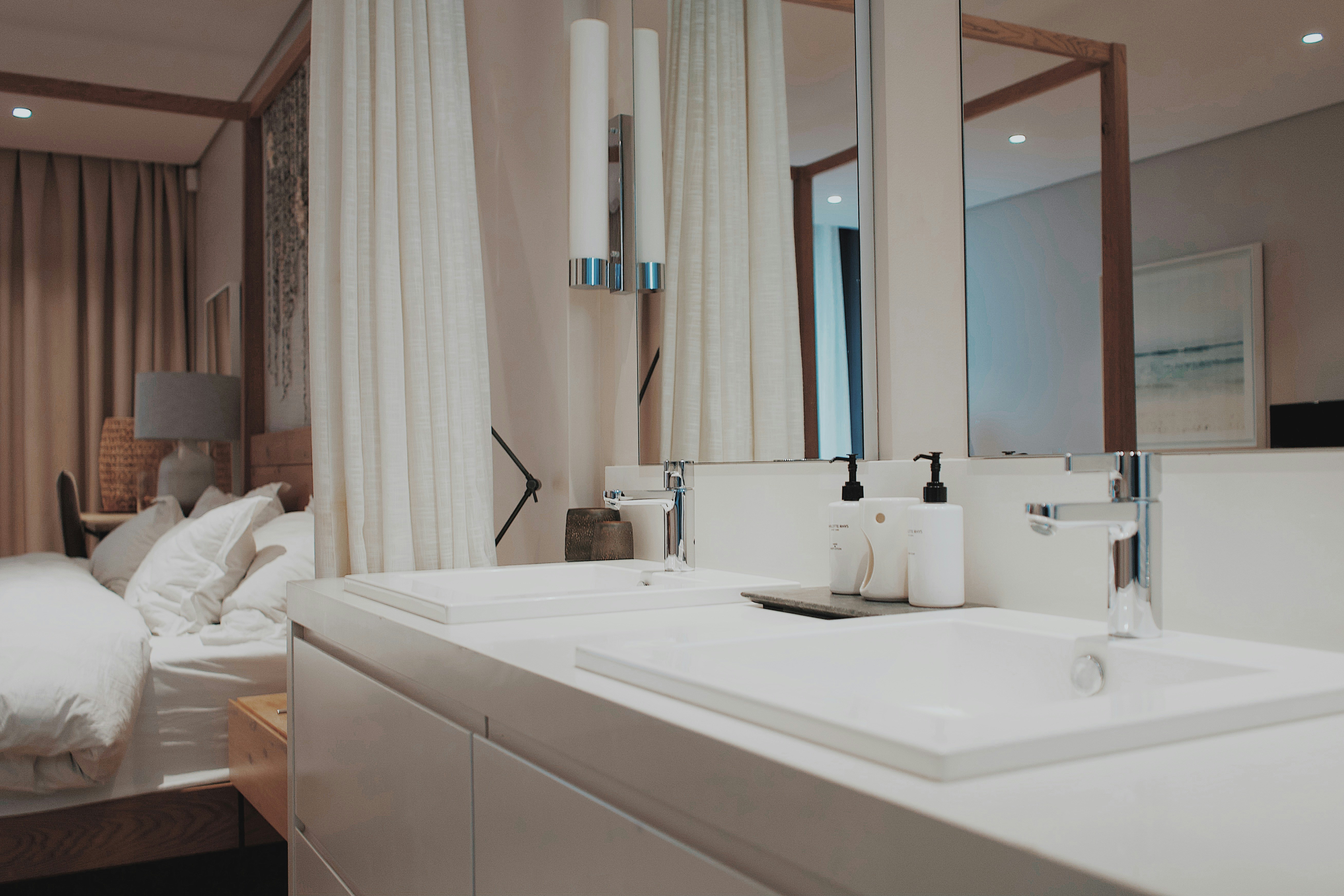 Photo by jonathanneversleeps