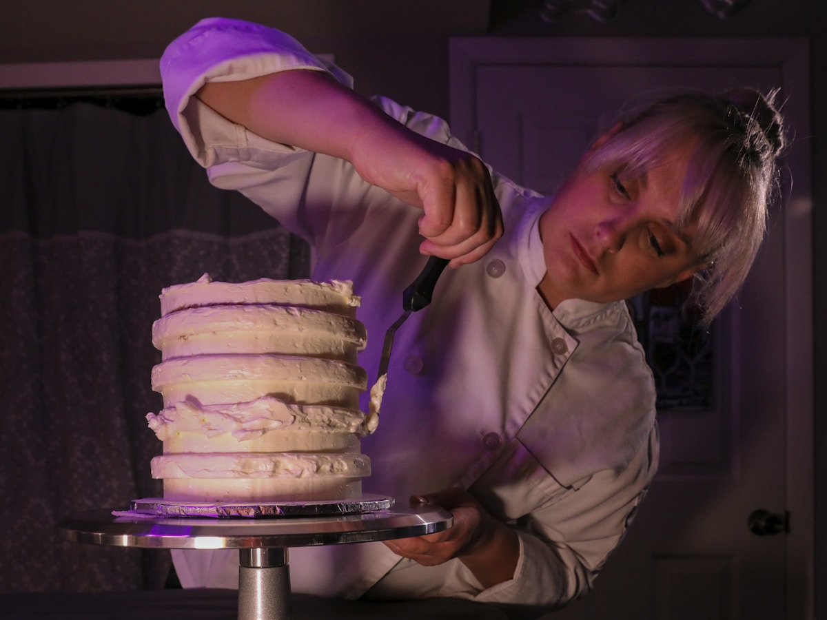 How Do I Stop My Tall Birthday Cake From Collapsing