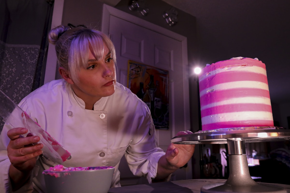 How Do You Make a Cake That Looks Realistically Fried?