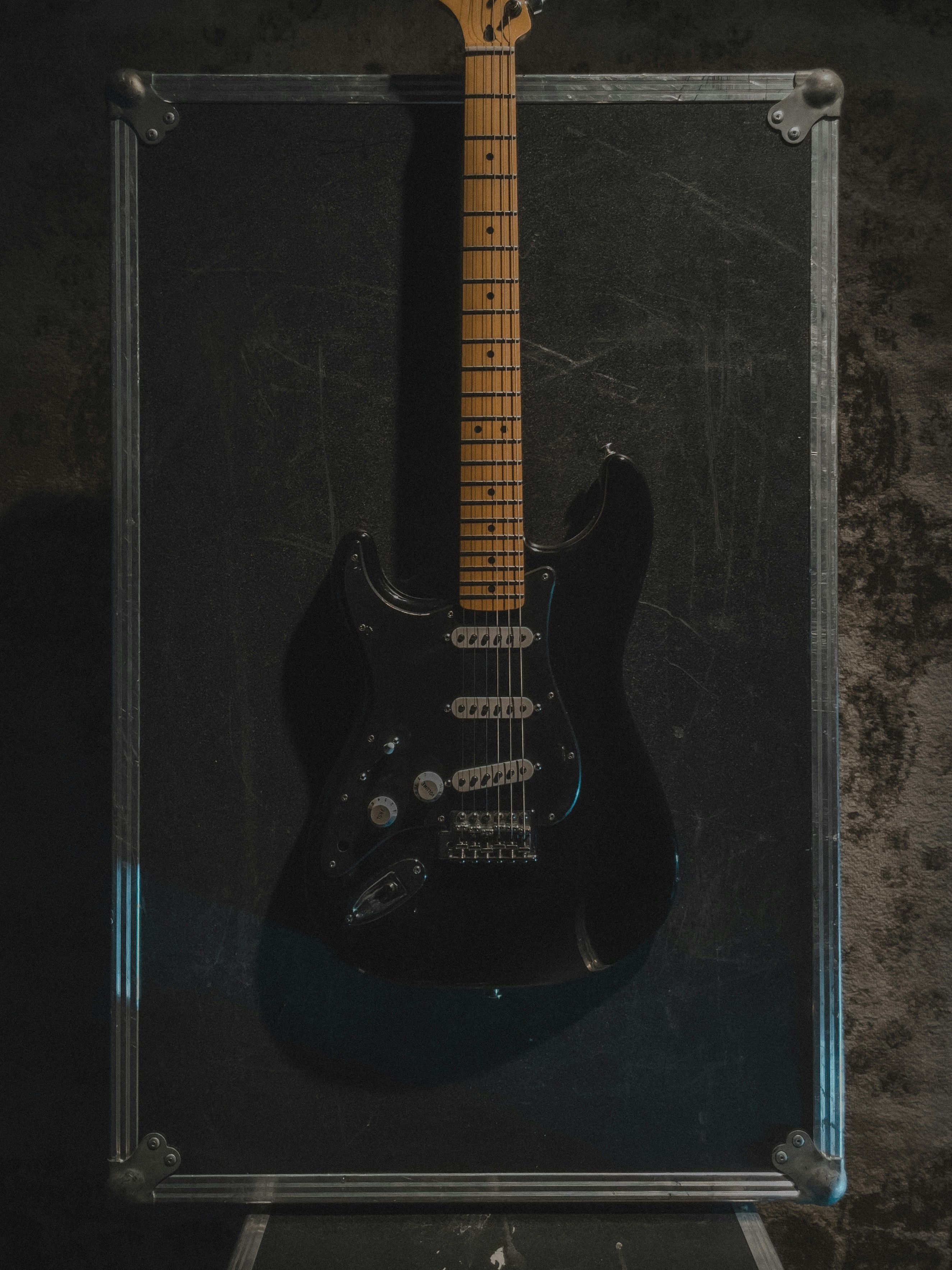Imagens de Guitarra Fender | Baixe imagens gratuitas na Unsplash, image size:3000x4000