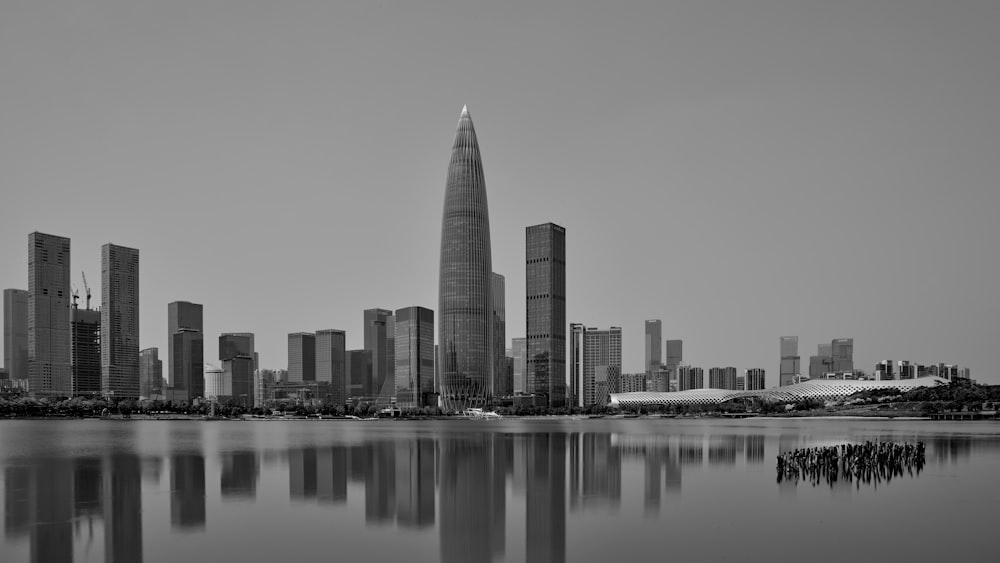 a black and white photo of a city skyline