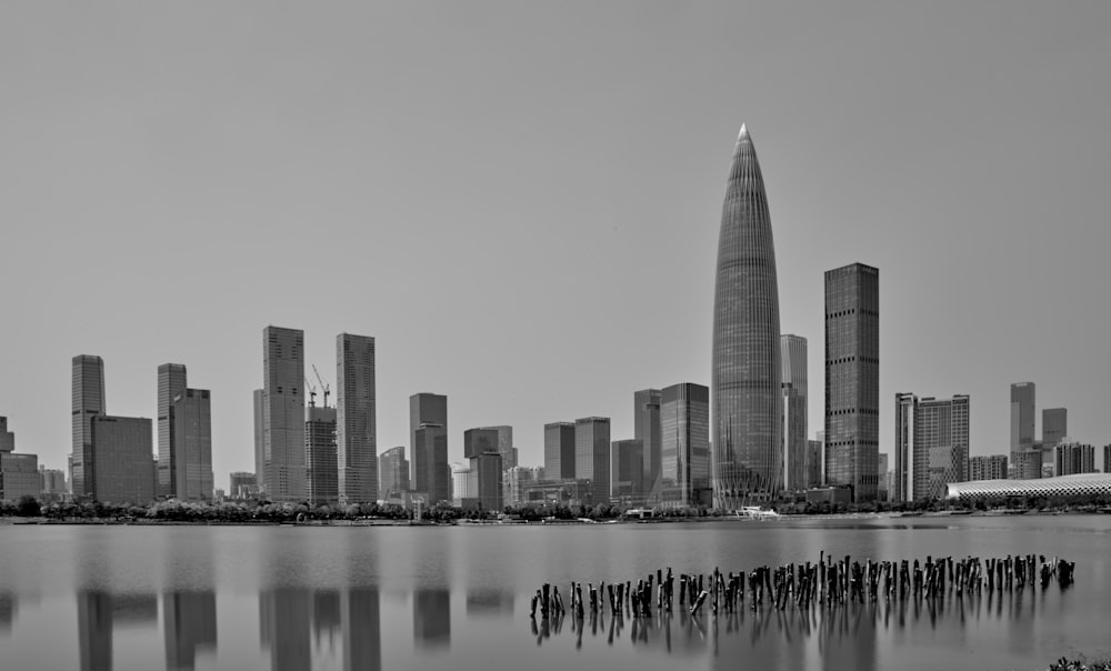 a black and white photo of a city skyline