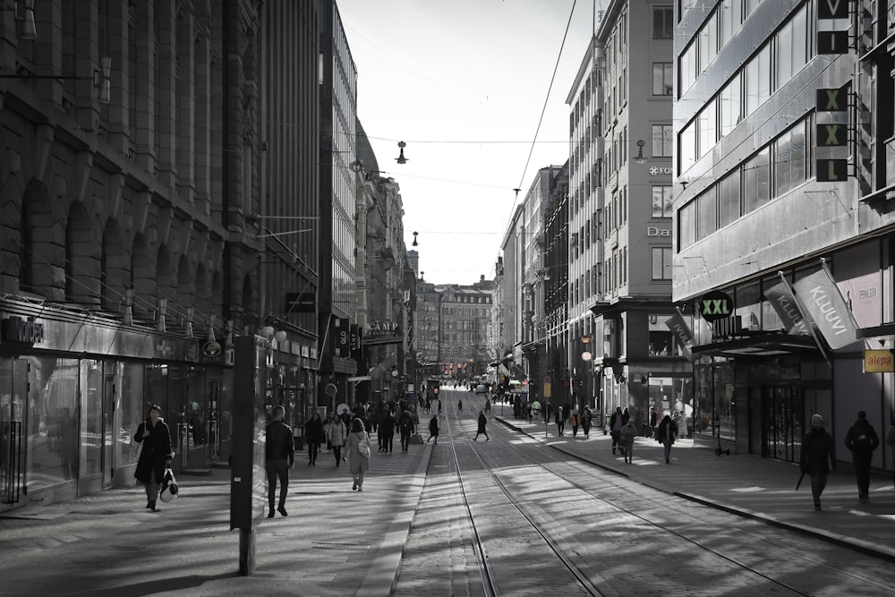 a black and white photo of a city street