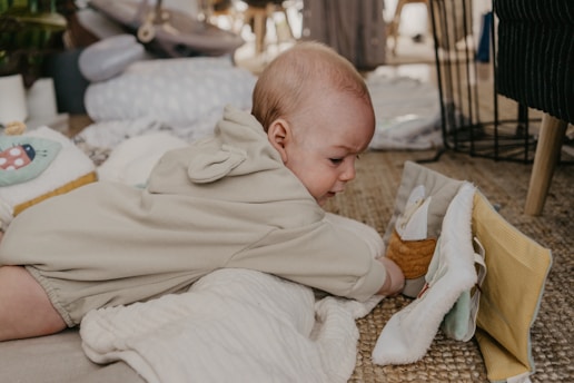 The Best Wipe Warmers vs. Cold Wipes (Comfort for Baby, Convenience for Parent)