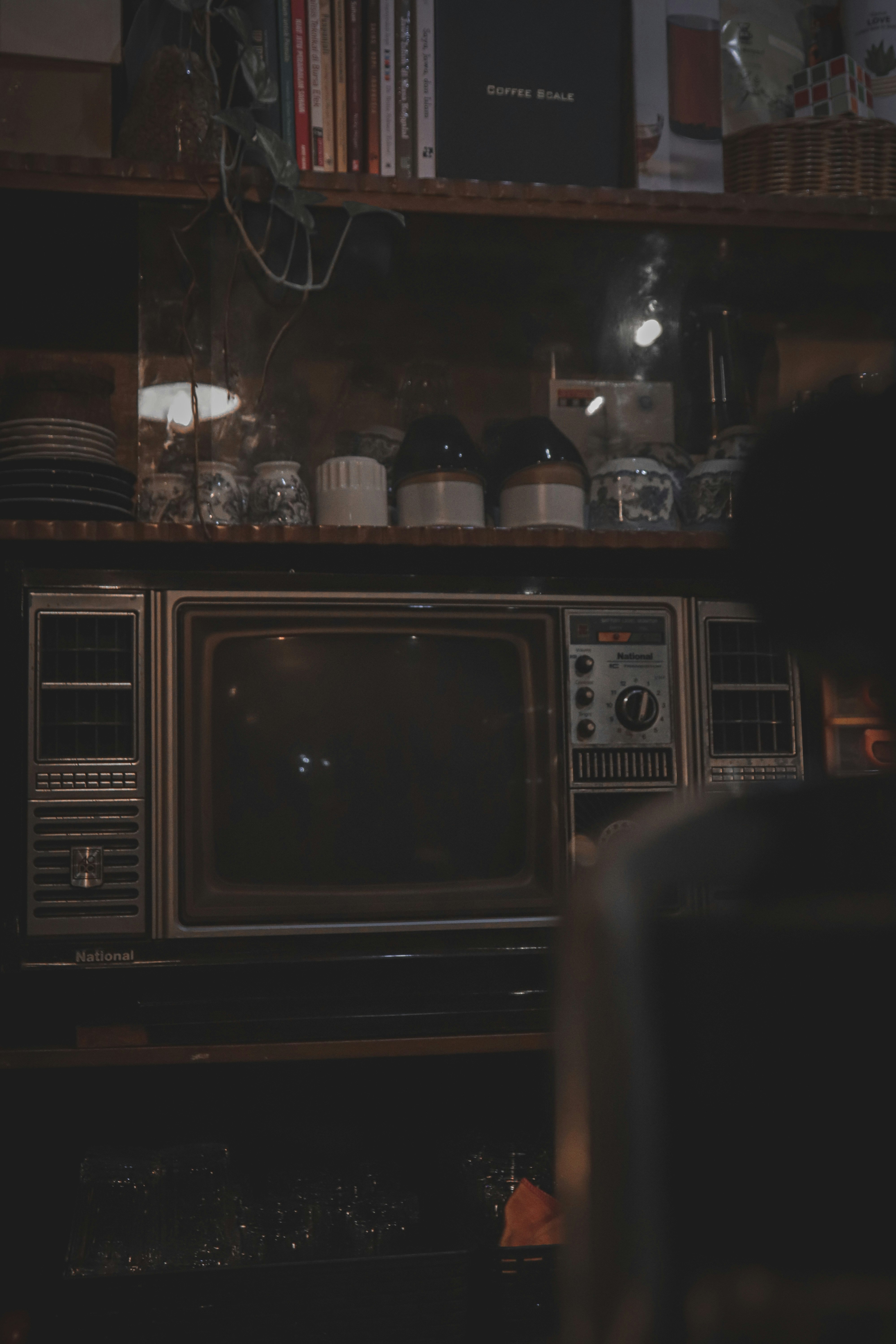 a black and white photo of a microwave