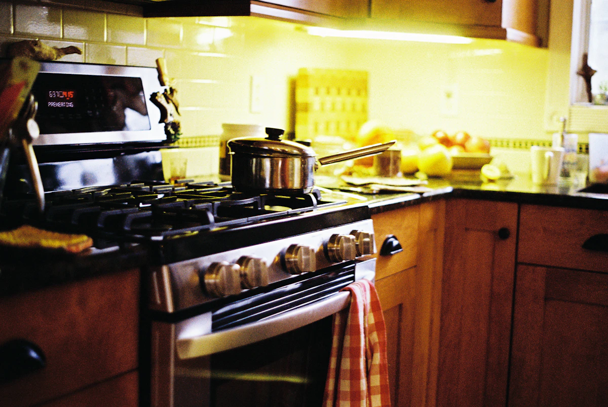 Kitchen stove and oven