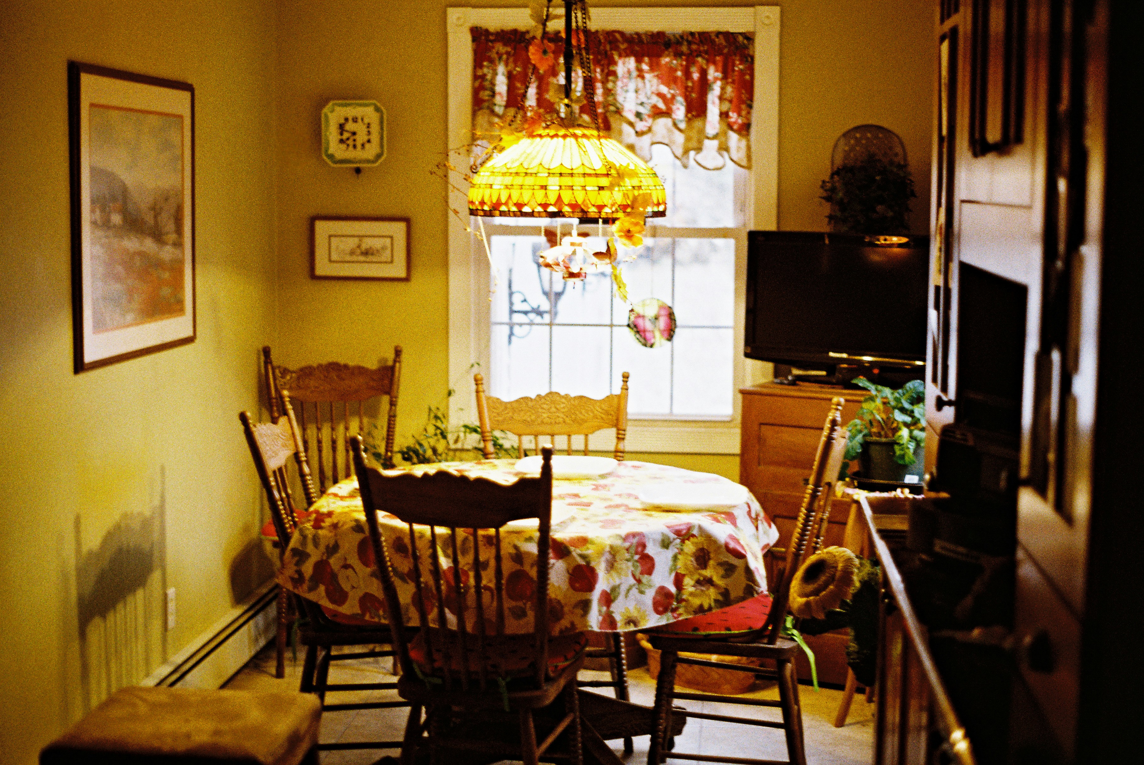 10 Seasonal Decorating Ideas for a Fresh Spring Kitchen