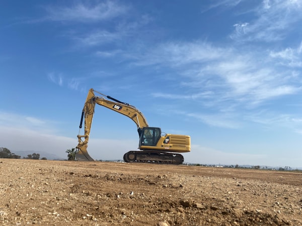 2022 Komatsu PC210LCi-11