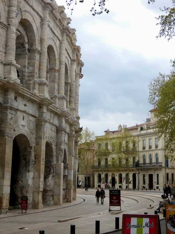 Nîmes: Exploring Culture, Customs & Festivals