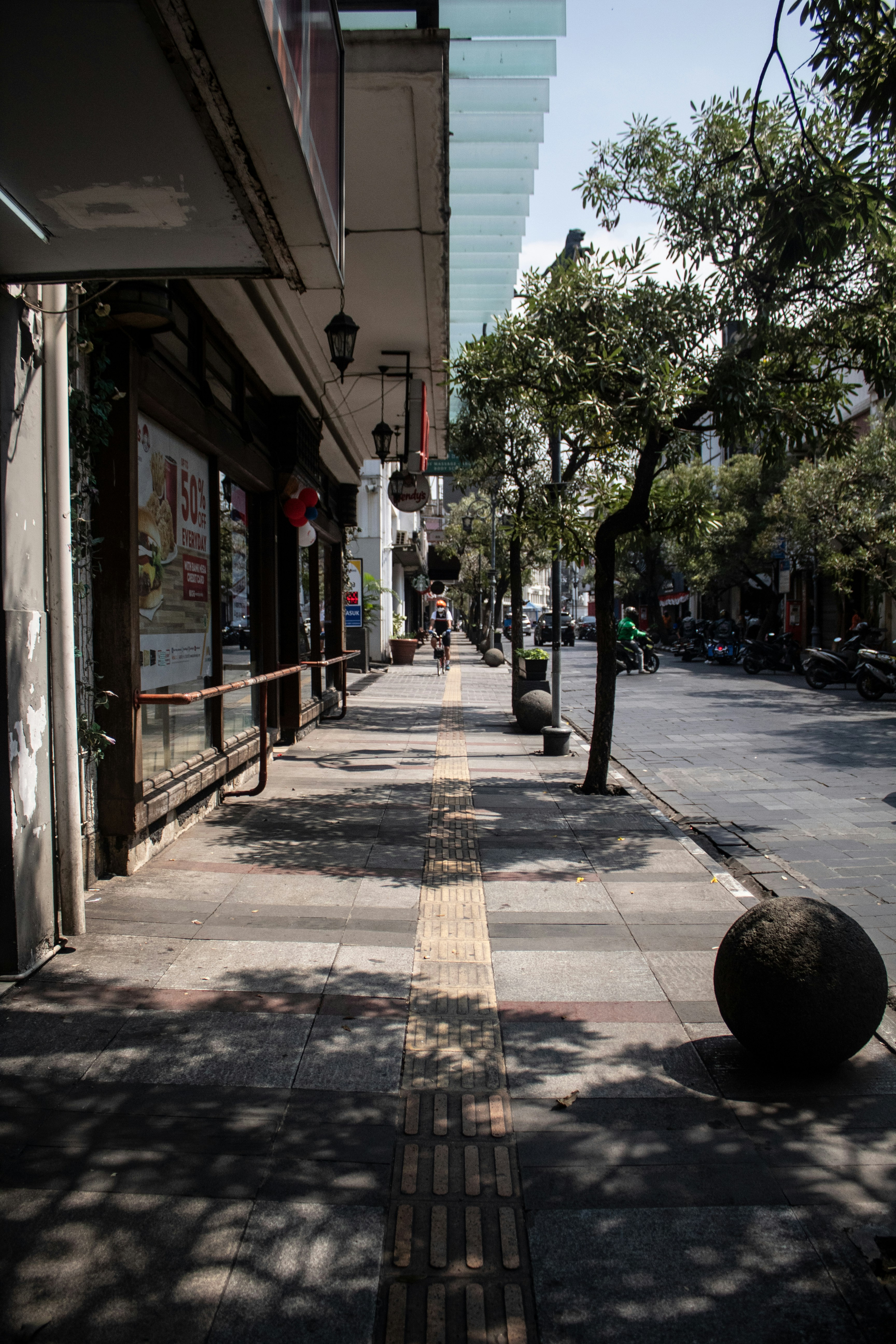 Photo by masbuuun