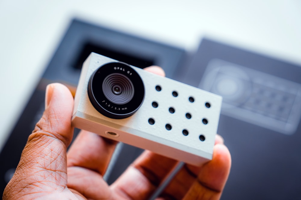 Peretasan Webcam by unsplash