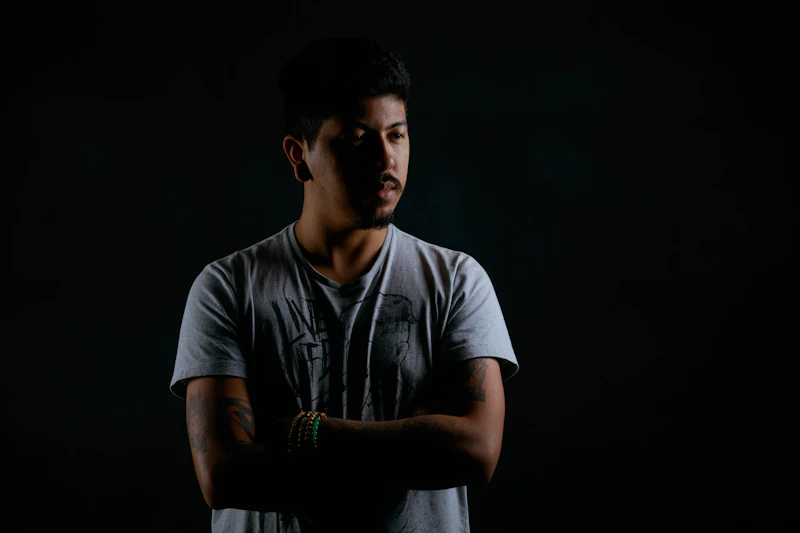 A mysterious and intriguing Sugar Boy, ready for adventure