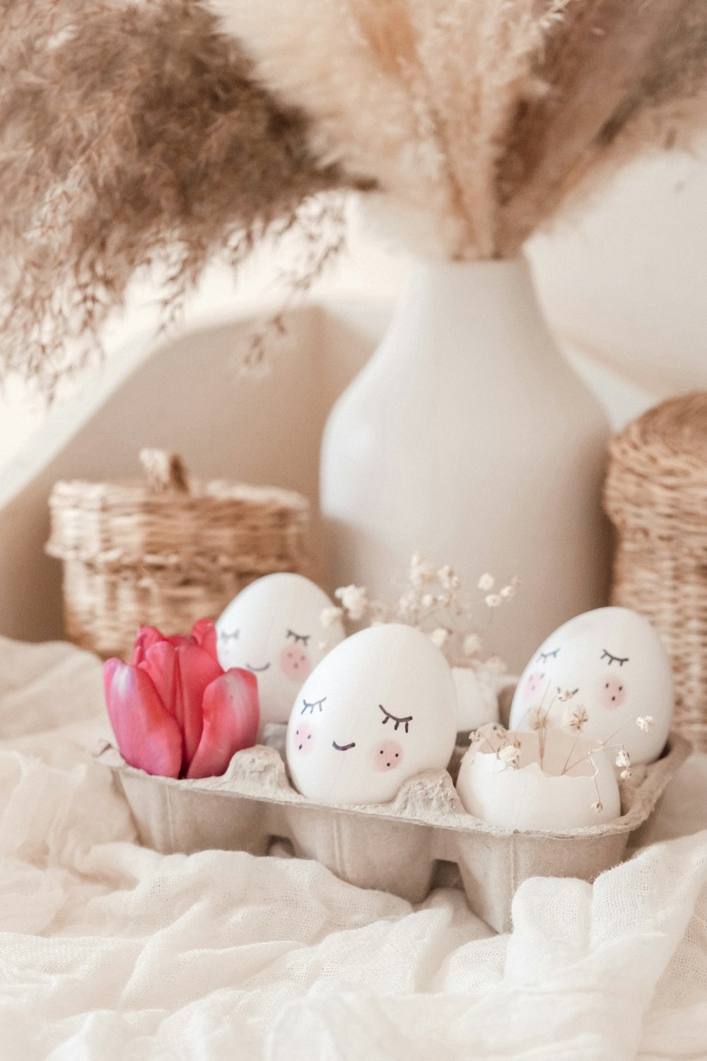 a bunch of eggs that are sitting on a table