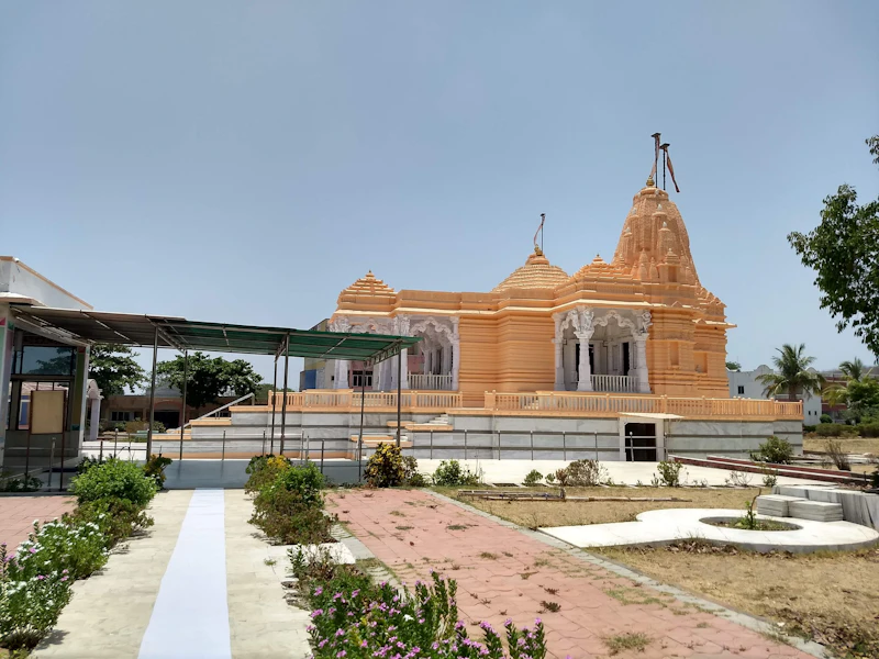Best Yoga and Meditation Retreats in Champaner for a Real Break From the Noise