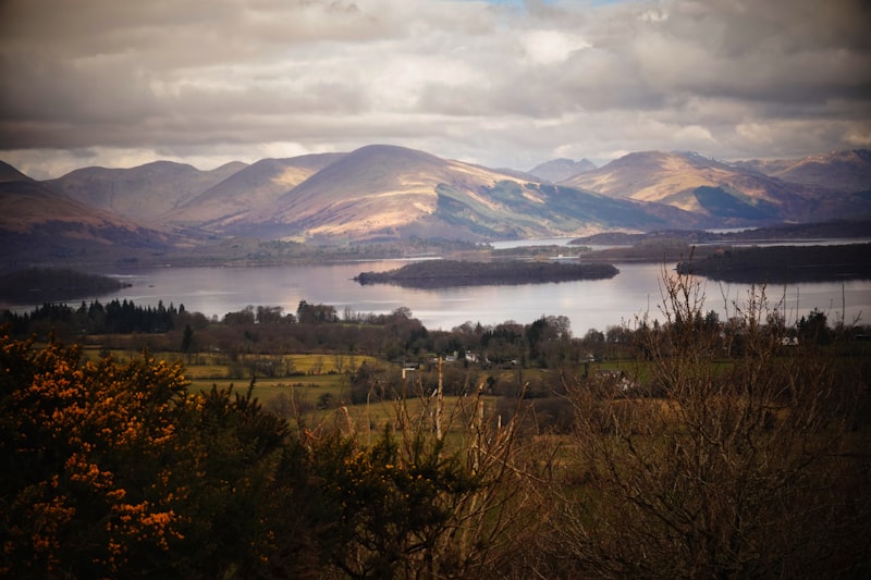 Hot tub lodge with Loch Lomond views