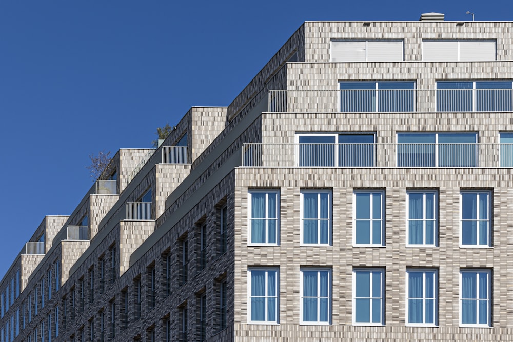 a very tall building with many windows on it