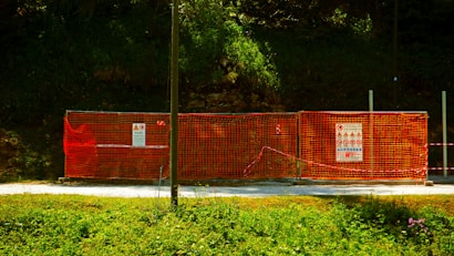 Photo 1650267118040 9fc3c70eb302?q=85&w=410&h=335&fit=crop