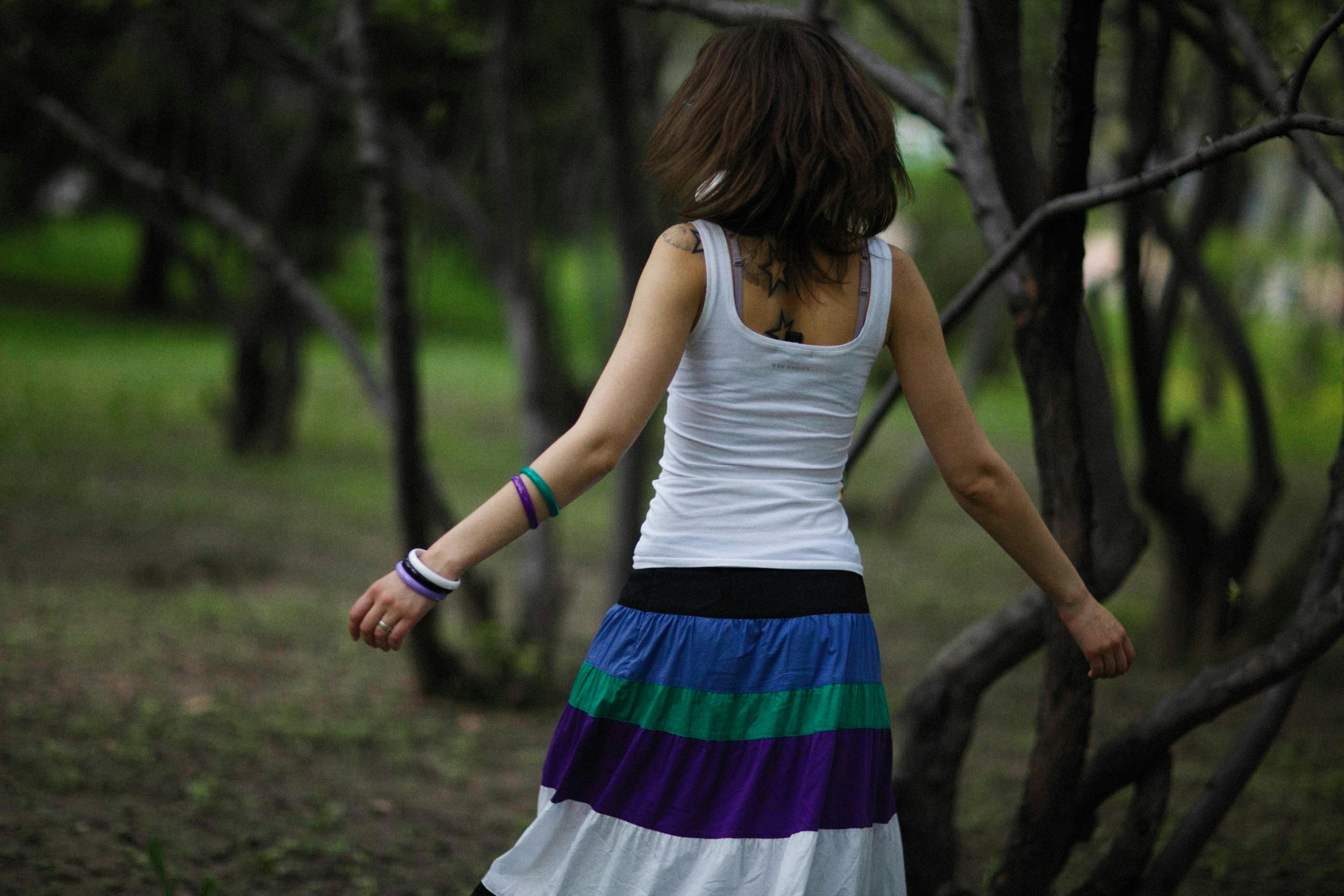 colorful skirt wallpaper, wallpaper, Bright Skirts: How to Style Them Without Clashing 3