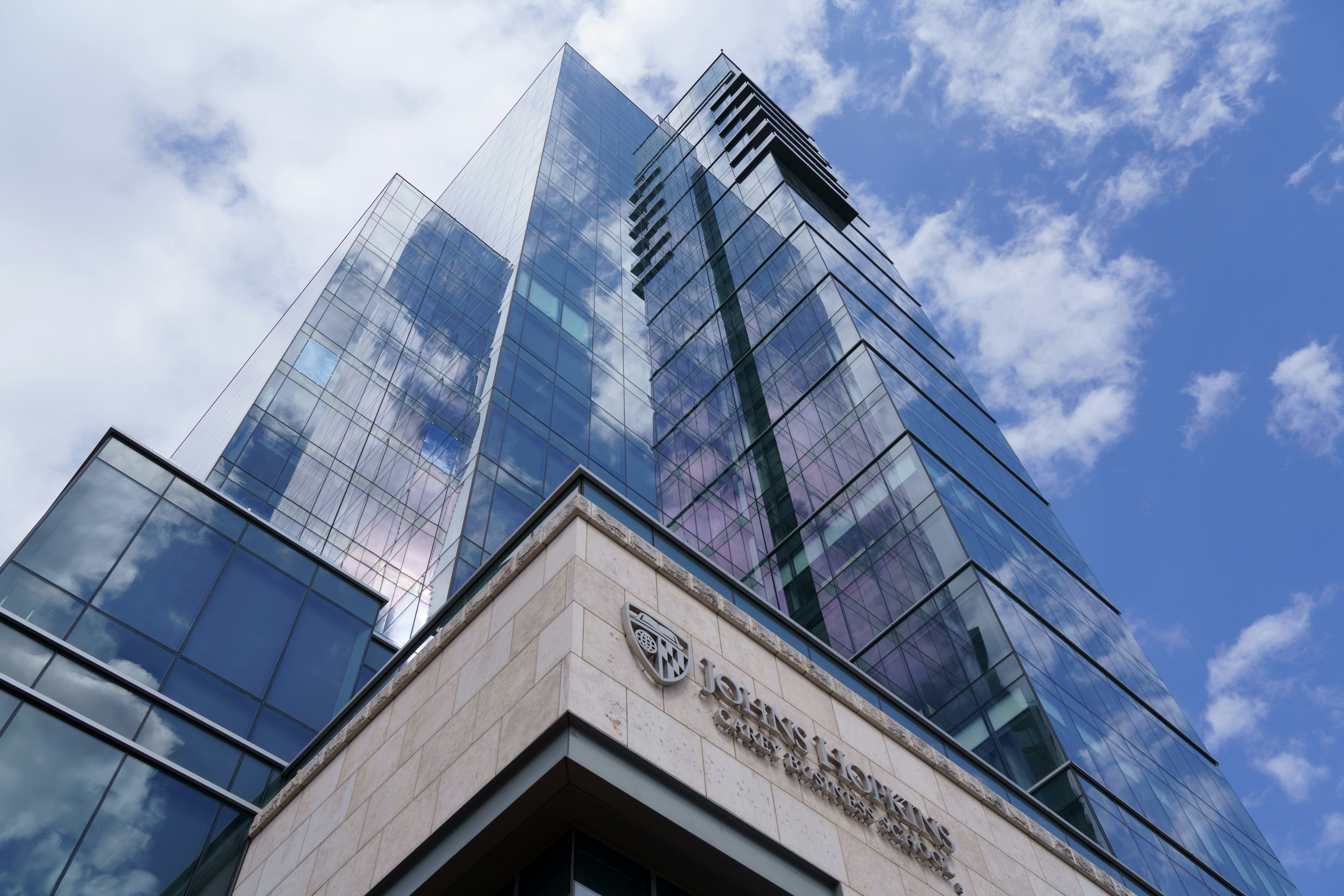 Starwood Weighs NYC HQ Exit Amid Regulatory Uncertainty