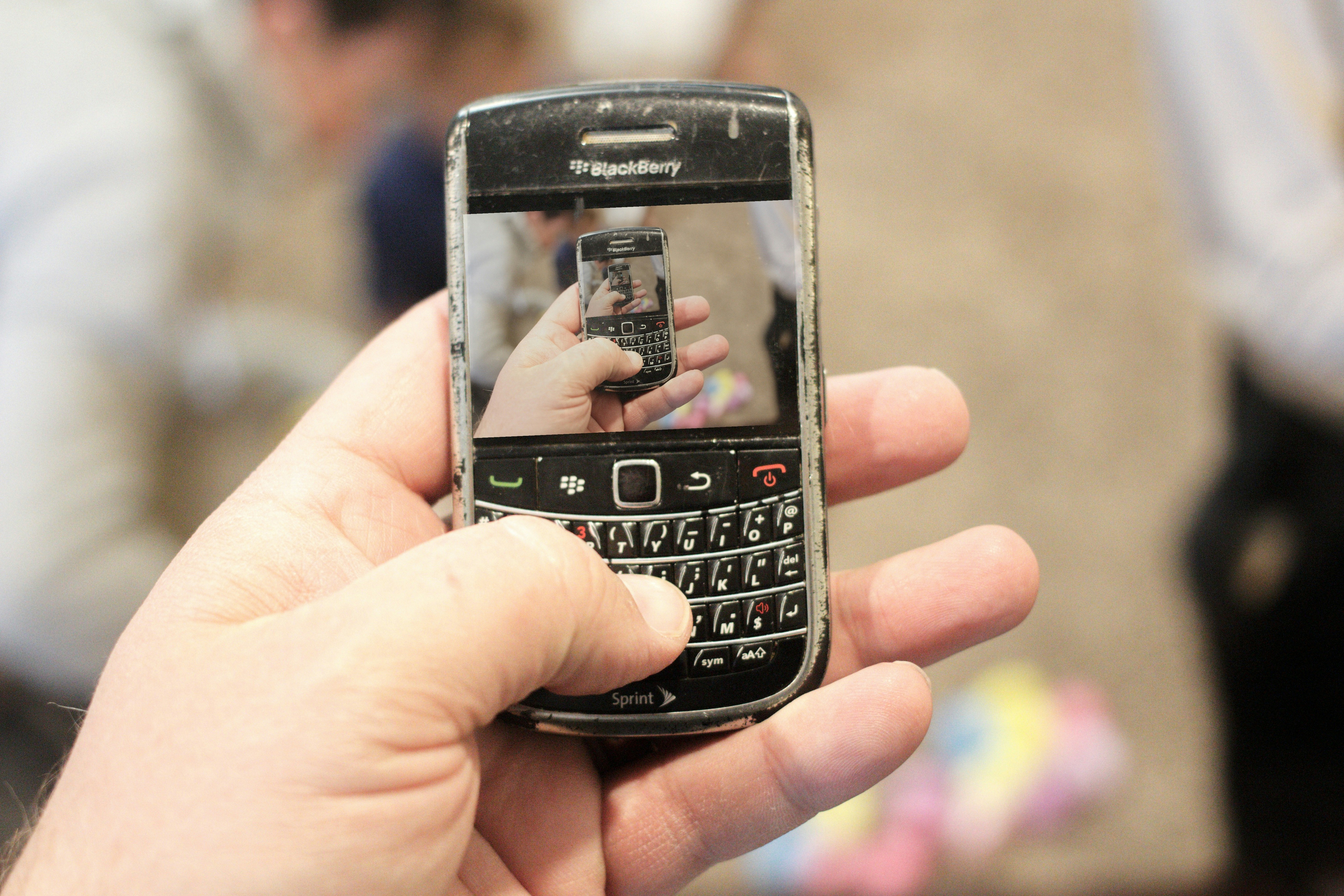 Próximos passos – pessoa segurando celular