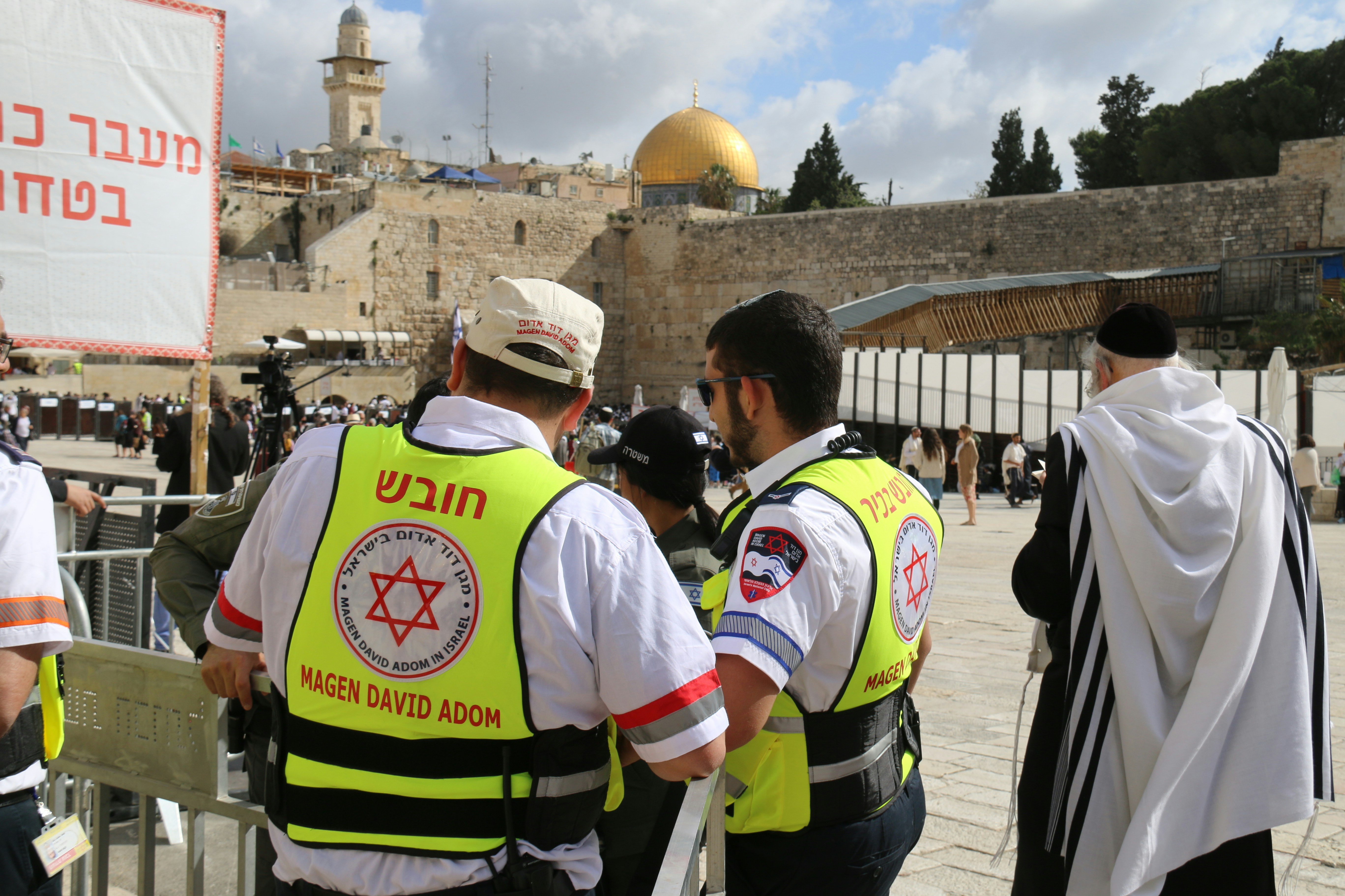 כרטיסי עזרה