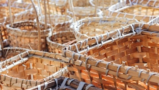 a bunch of baskets that are sitting on the ground