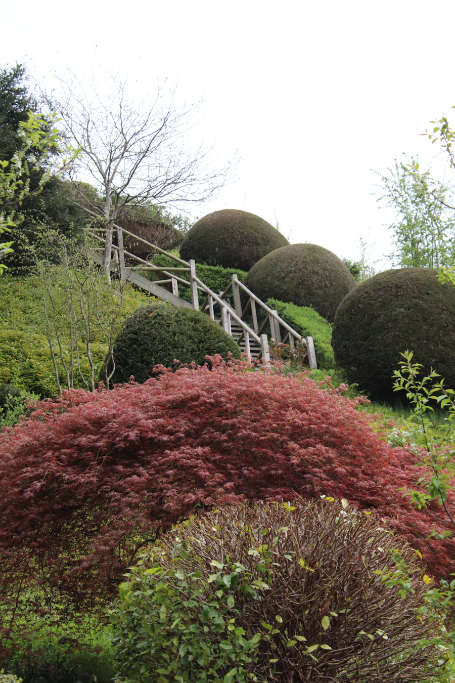 Period farmhouse driveway