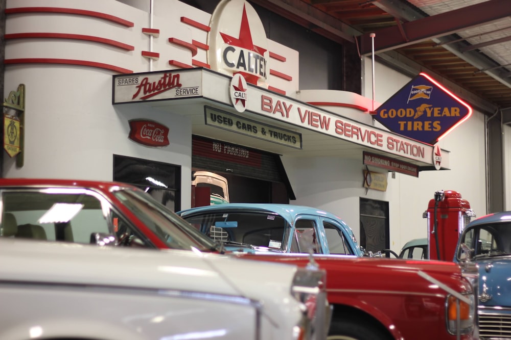 a group of cars parked in front of a building