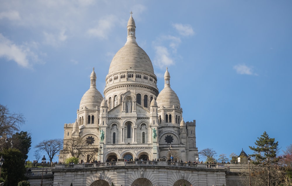 a large building with a dome on top of it