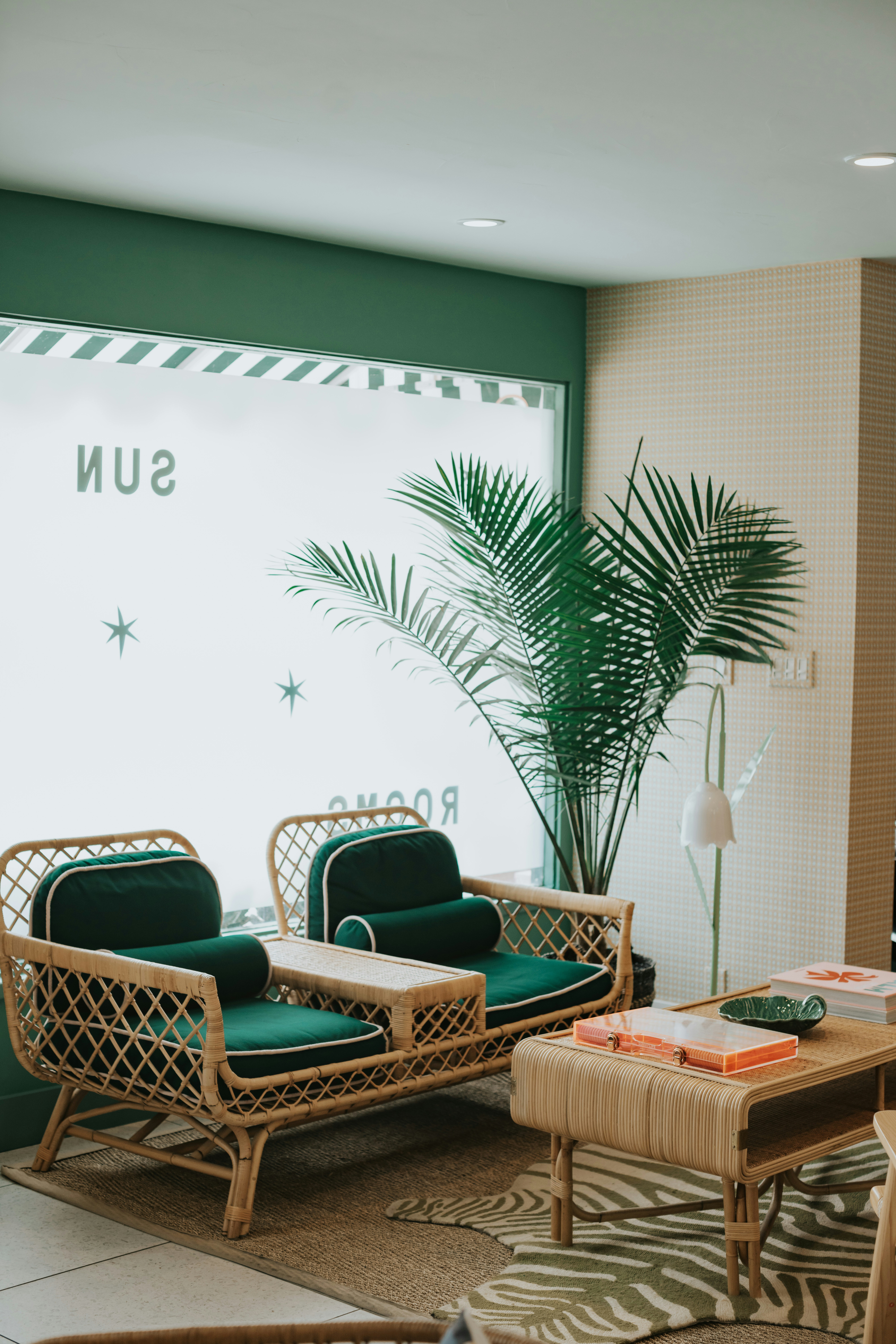 photo-1650542916815-7a9e1a8f4b7c