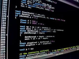 tela de computador com alguns códigos