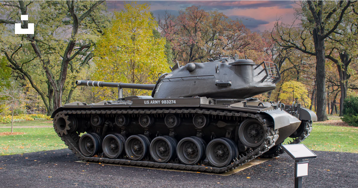 A tank on display photo – Free Cantigny park Image on Unsplash